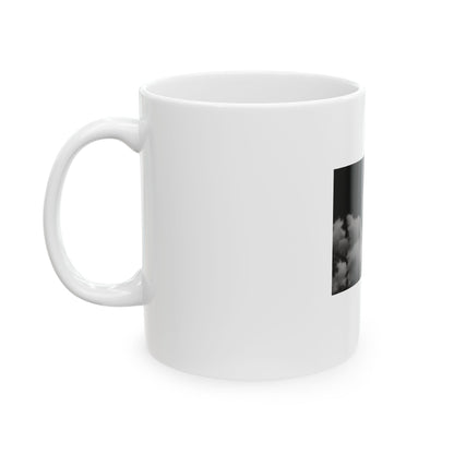 Wolf Howling at Moon Ceramic Mug - Coffee Lover Gift, Nature Enthusiasts, Home Decor, Unique Drinkware, Halloween, Moonlight